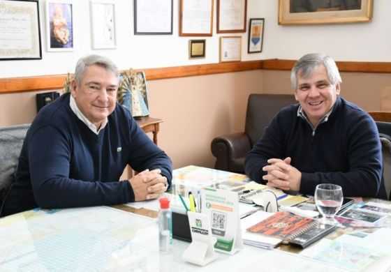  Más pases y subsidio: La foto del encuentro entre Britos y el ministro D'Onofrio