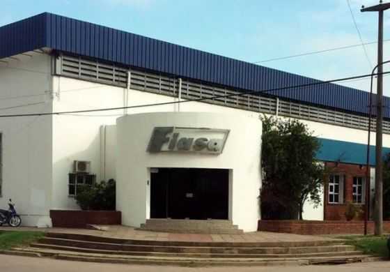  Efecto crisis: Empresa paraliza la producción y suspende trabajadores