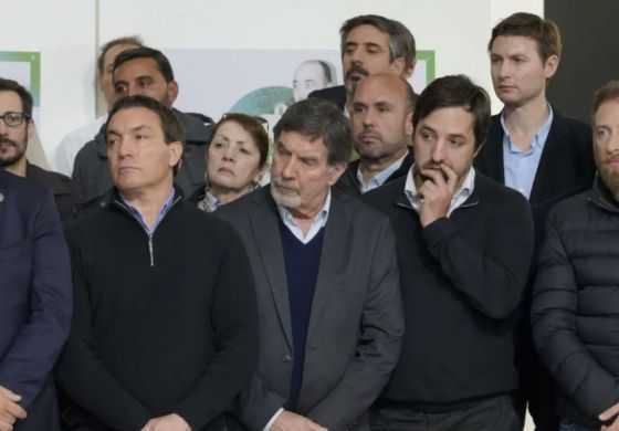 Quiénes son los intendentes de la Cuarta que acompañaron el reclamo de Kicillof a Milei por deudas y obras
