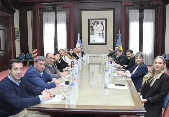 Tres intendentes de la Cuarta firmaron contratos millonarios con Kicillof: "Es mentira que no haya plata, el problema está en las prioridades"