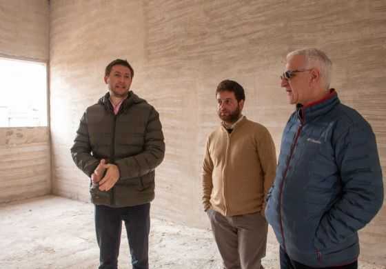  Ferraris recorrió las obras en marcha para Seguridad y Educación
