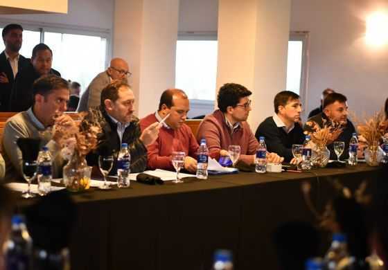 Los intendentes de la UCR reclaman lista de unidad en el Comité y crece el nombre de un hombre de la Cuarta