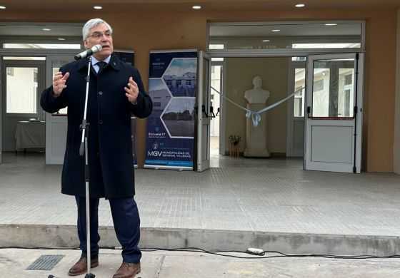  Alegre cortó cinta y aseguró que para su gobierno "las escuelas son prioritarias"
