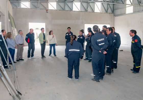  Gianini garantizó que el cuerpo de Bomberos adquiera 10 lotes
