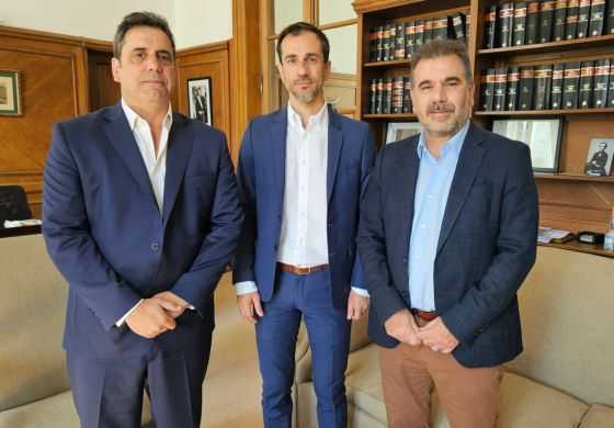 Petrecca recurrió al Gobierno nacional para resolver el corte del Paso Nivel y dejó una foto de alto nivel político