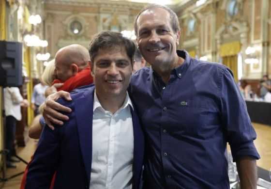 Stadnik no ahorró en flores para Kicillof: "No sé qué haríamos los intendentes sin el gobernador"