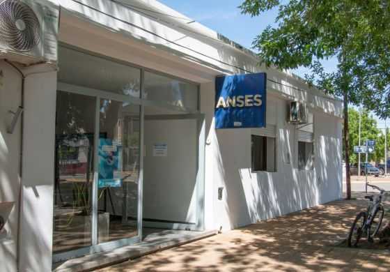 Alivio para los jubilados de Leandro N. Alem: ANSES no se va del distrito