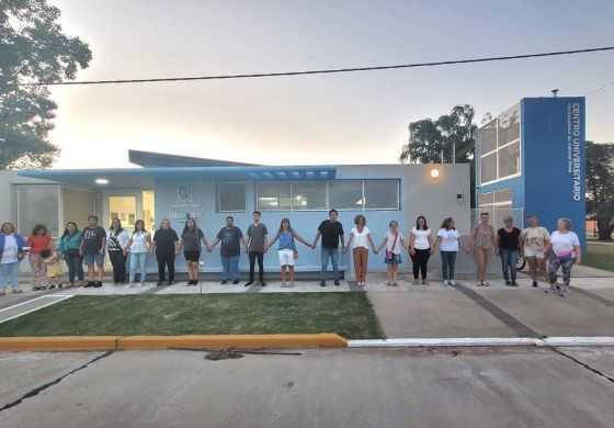  El Municipio realizó un abrazo simbólico para celebrar los 75 años de gratuidad universitaria 