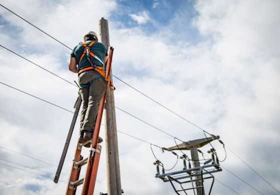  Confirman la continuidad de la obra de electricidad desde El Triunfo a Martínez de Hoz