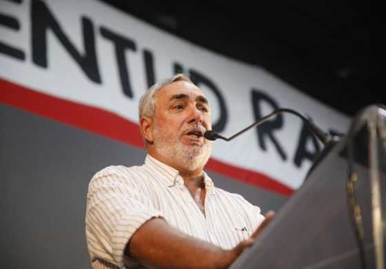 El presidente de la UCR pateó el tablero y pidió por el desdoblamiento electoral en la Provincia