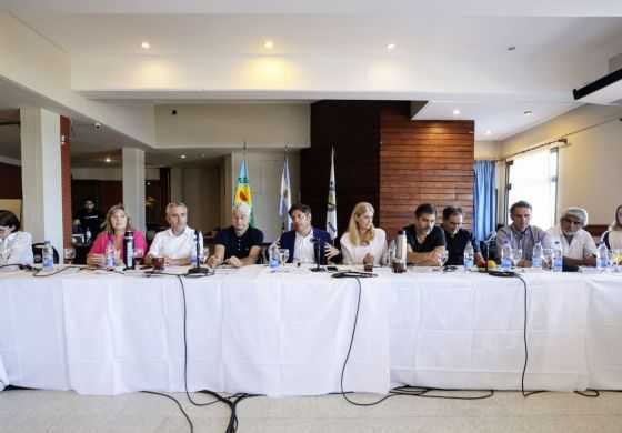 Con la Cuarta presente, Kicillof juntó a sus intendentes en Villa Gesell: ¿Se viene desdoblamiento?