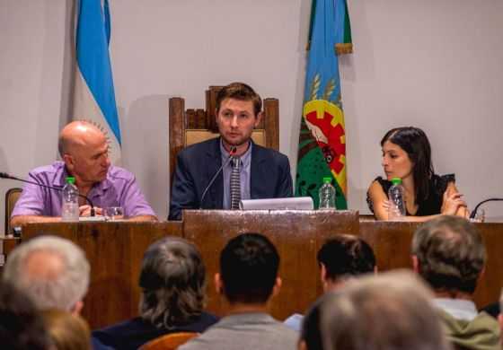  Contraste con el Gobierno libertario, balance y respaldo a Kicillof: los ejes de Ferraris en la apertura de sesiones