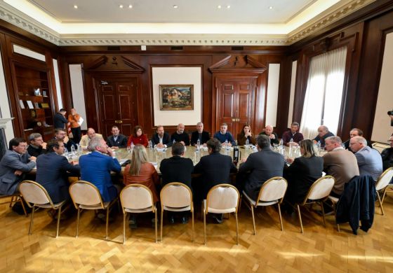 Intendentes de la Cuarta se volvieron con fondos frescos de La Plata para comprar maquinarias