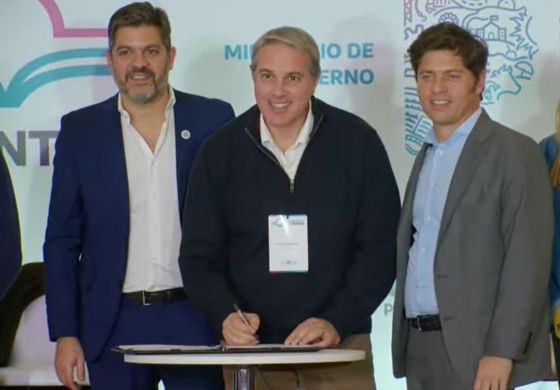 Quiénes son los 8 intendentes de la Cuarta que firmaron convenios con Kicillof en Mar del Plata
