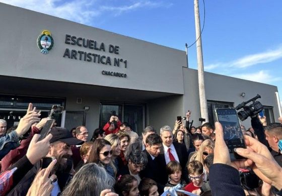 Kicillof cerró en Chacabuco la gira por la Cuarta: "La boleta para frenar a Milei es la de Fuerza Patria"
