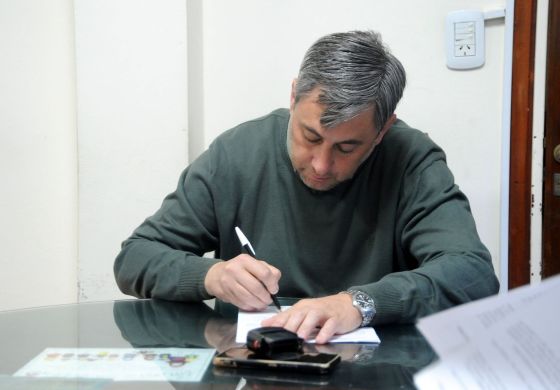  Pugnaloni se apoya en la Provincia y avanza con la entrega de créditos: qué sector se beneficia