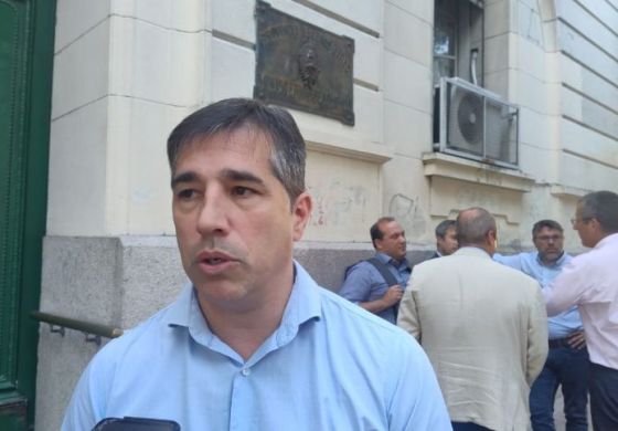 "Estamos viendo cómo pagar aguinaldos": Flexas describió el dramático escenario financiero de los municipios