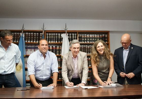 Intendente de la Cuarta firmó un convenio para resolver conflictos vecinales sin llegar a la Justicia: de qué se trata