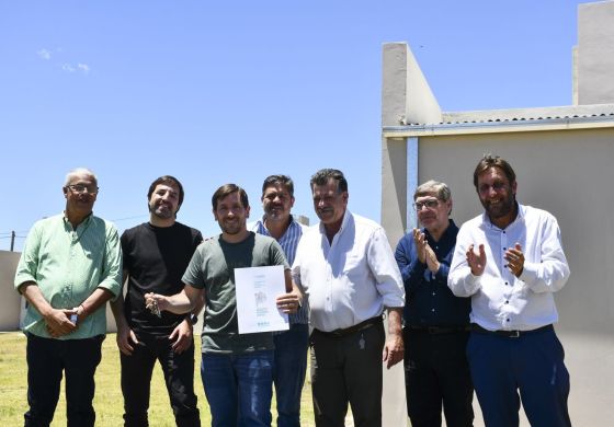 De la mano de ministros de Kicillof, Barenghi entregó 70 viviendas en Bragado