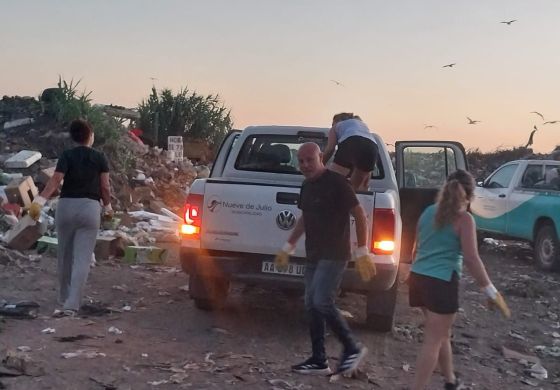  Gentile tomó la delantera y salió a recoger la basura en pleno paro de ATE
