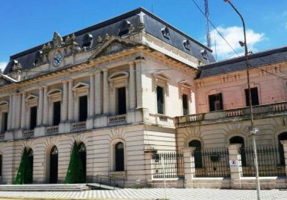  El adelantamiento del aguinaldo derivó en un fuerte cruce político