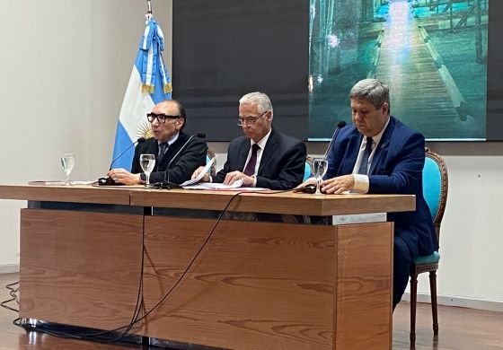 Desde la Cuarta, el presidente de la Corte bonaerense le hizo un guiño a la universidad en medio de la guerra con Milei