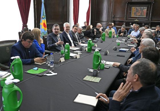 Intendentes de la Cuarta participaron de un encuentro en La Plata con el foco en los endeudados