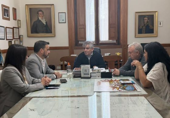 Britos abre el abanico de reuniones: recibió a diputados que rompieron con LLA