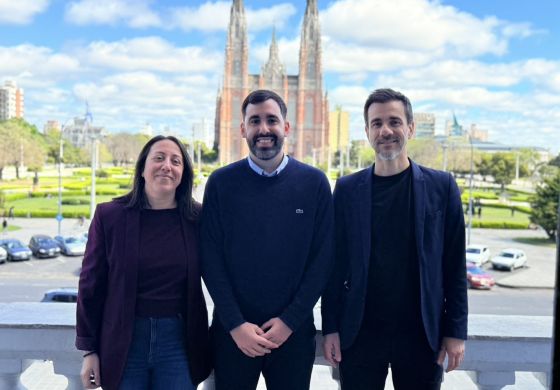Petrecca recorrió La Plata con traje de candidato y habló del "próximo paso"